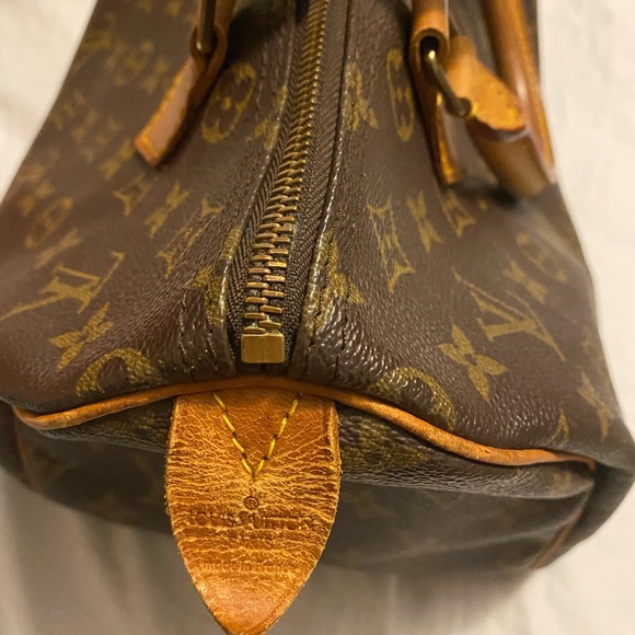 Louis Vuitton Speedy 30 in Monogram - Picture 3 of 10